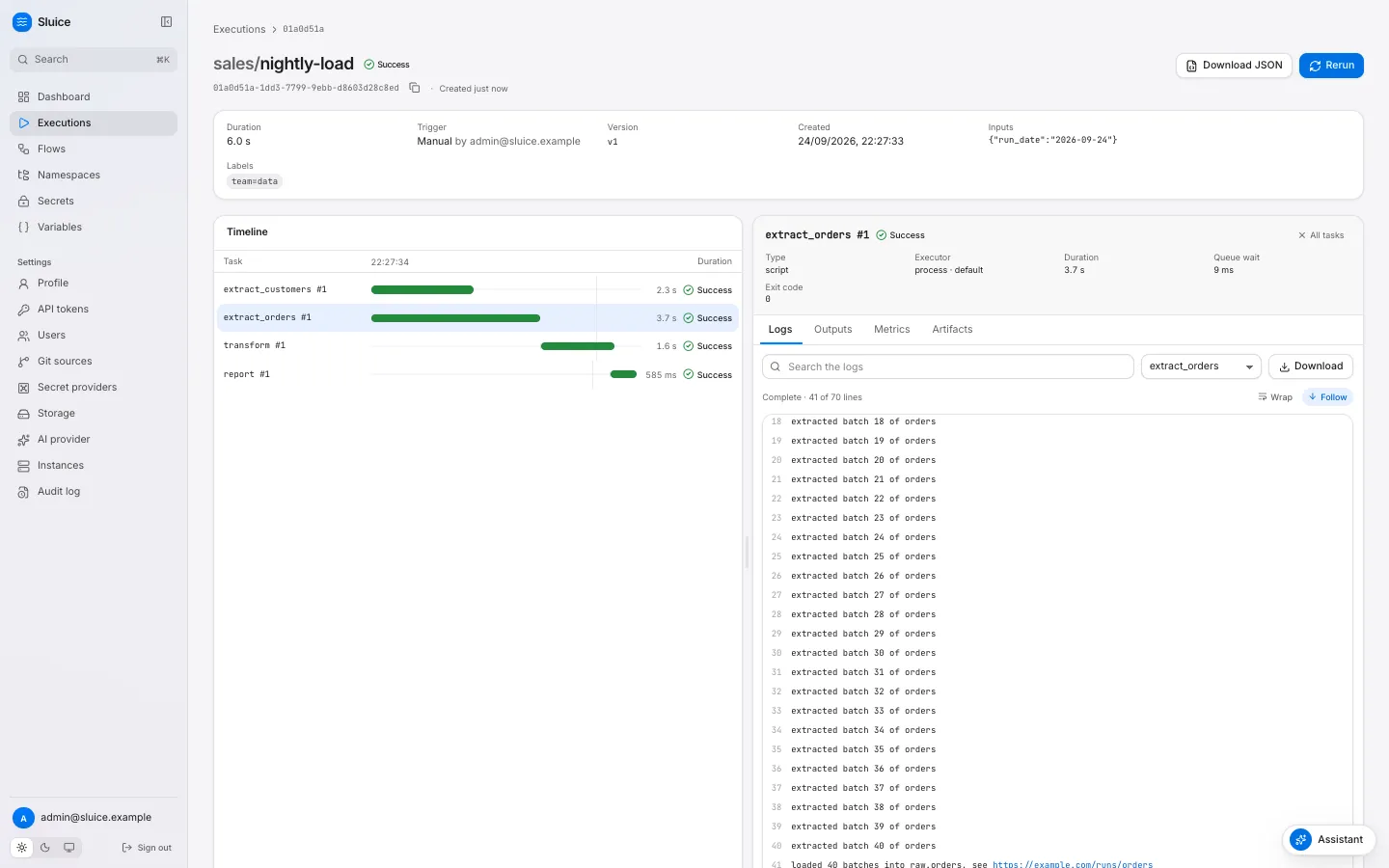 A succeeded execution: the timeline with four task bars on the left and the log lines of the task extract_orders on the right.